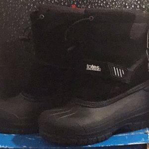 Totes kids snow boots